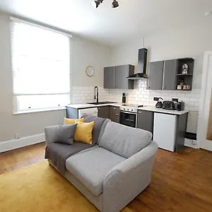 Modern One Bed Apartment, By Kipz Centre - Amazing Location & Quiet! Chester