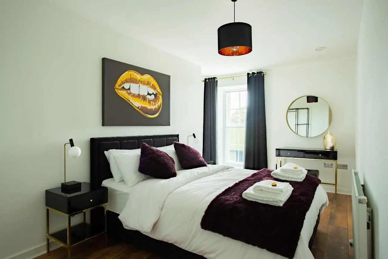 Chester Railway Station Luxury Apartment - Sleeps 4 & Free Parking! United Kingdom