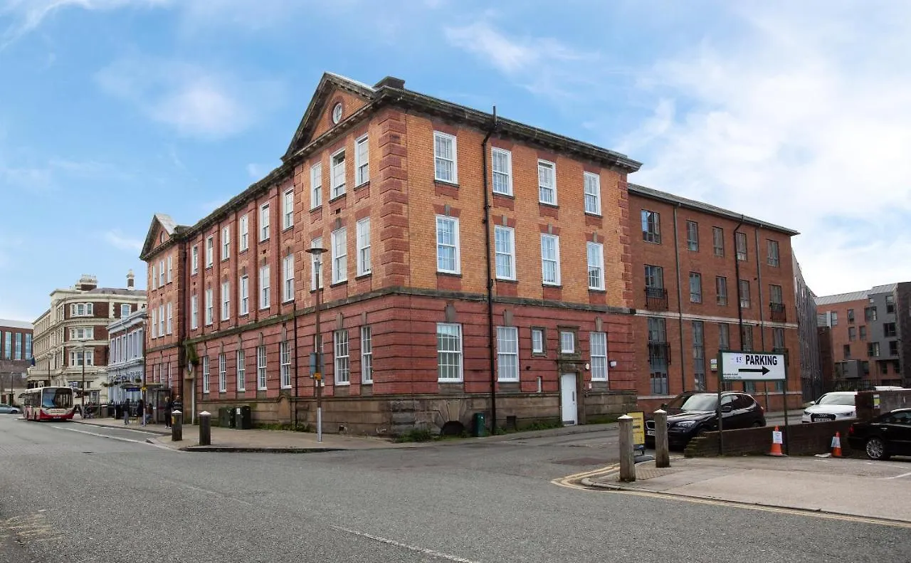 Chester Railway Station Luxury Apartment - Sleeps 4 & Free Parking! United Kingdom